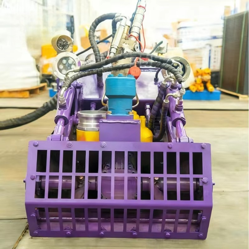 Robot Track - Robot Pengeruk Terlacak dengan Kontrol Jarak
